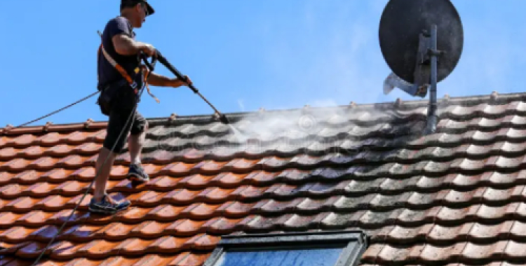 Como e quando deve ser limpo o telhado em Florianopolis